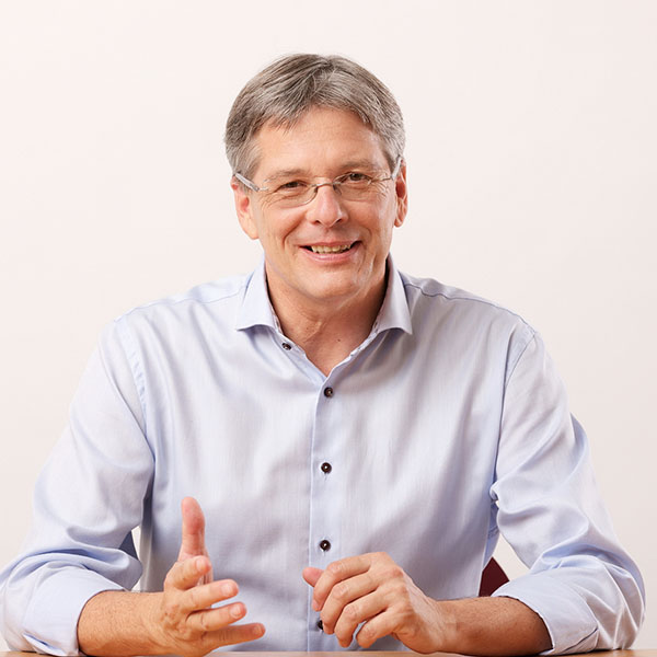 Dr. Peter Kaiser